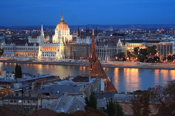 Budapest Highlights Self guided scavenger hunt and Walking Tour - Erzsébet tér brings a change of mood