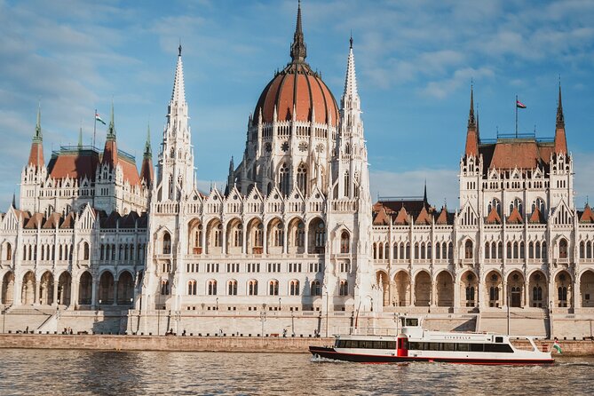 Budapest River Cruise with 1 Free Tokaj Frizzante and Audio Guide - What the Tokaj welcome drink adds