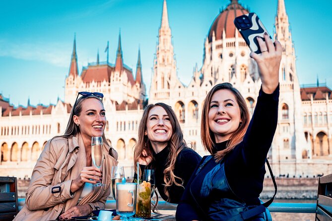 Budapest River Cruise with 1 Free Tokaj Frizzante and Audio Guide - Daylight or after dark?