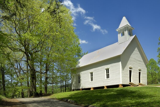 Cades Cove Sightseeing Self-Guided Driving Audio Tour - Elijah Oliver Cabin and the Civil War divide