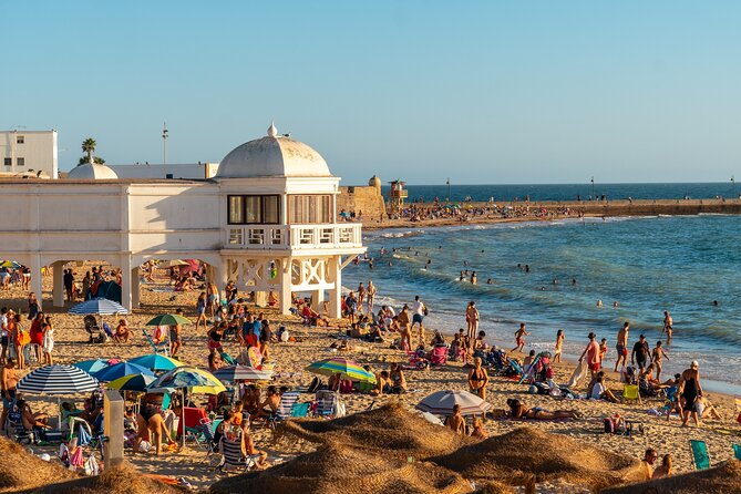 Cadiz: City Walk with Audio Guide in 7 Languages on your Phone - La Caleta and San Sebastián Castle