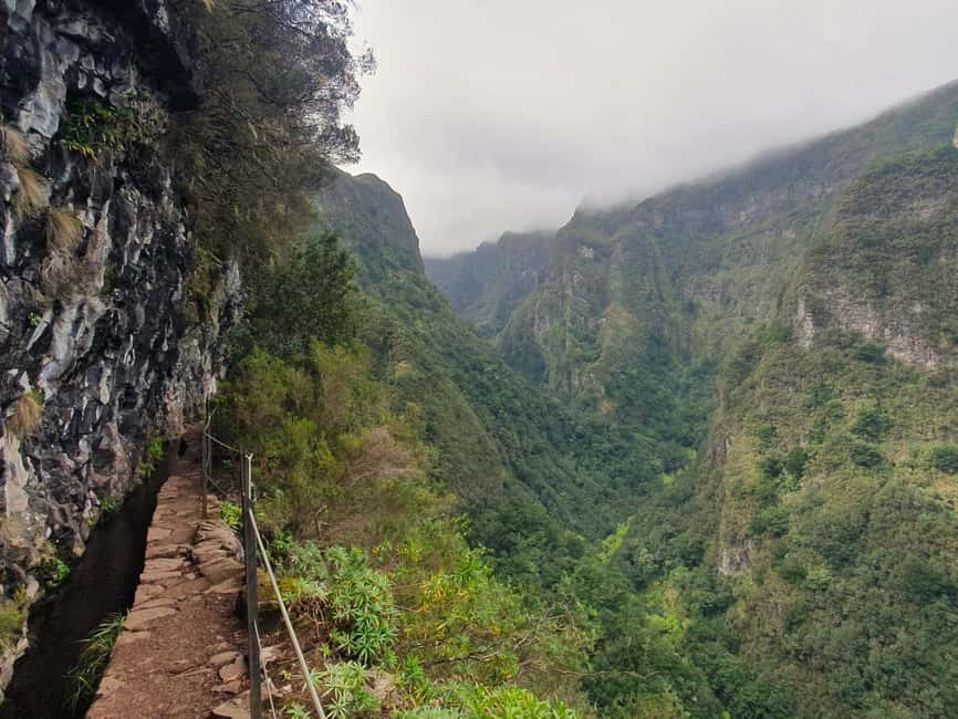 Caldeirão Verde: Queimadas PR9 Transfer and Self-Guided Hike - Why the PR9 trail feels so special