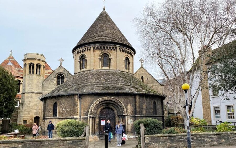 Cambridge: City Walking Tour & Exploration Game - The price makes sense for a small private group