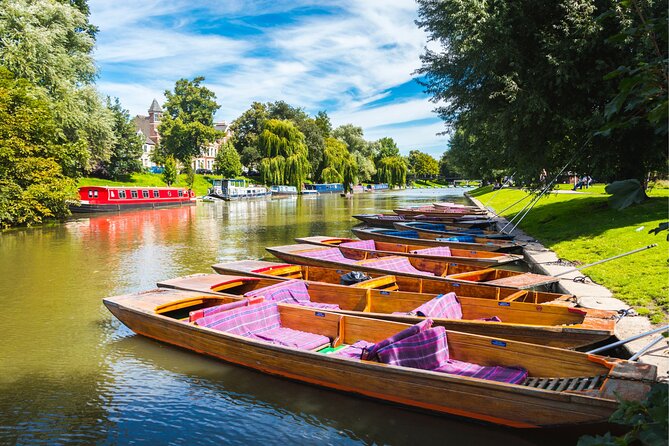 Cambridge Scavenger Hunt and Highlights Self-Guided Tour - Languages, technology, and group setup