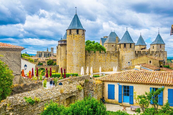 Carcassonne Walking Tour with Audioguide on Your Smartphone - Using the app without a guide