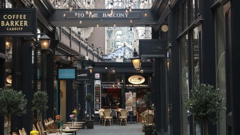 Cardiff: City Walking Tour & Exploration Game - Puzzles, points, and teamwork