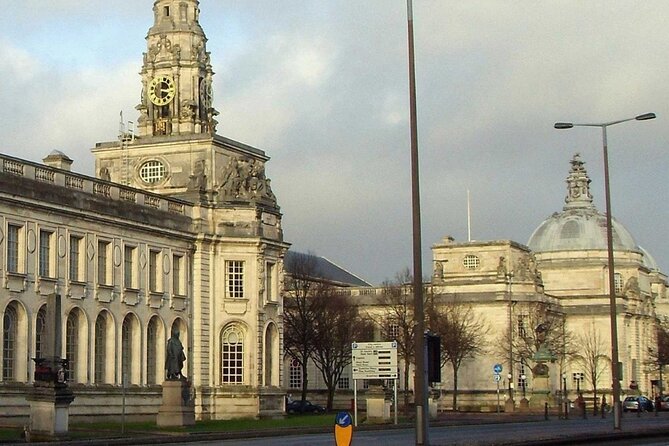 Cardiff's Civic Centre: A Self-Guided Audio Tour - What the VoiceMap format gives you