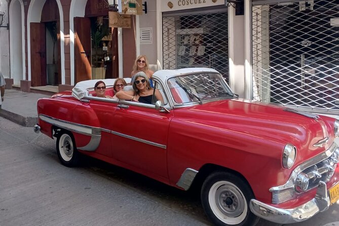 Cartagena Luxury Classic Car Tour + Bilingual Historian Guide - Starting inside the Centro Histórico