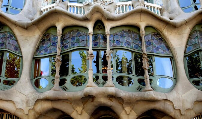 Casa Batllo Admission Ticket with Intelligent Audio Guide - Why Casa Batlló Feels Like a Living Creature