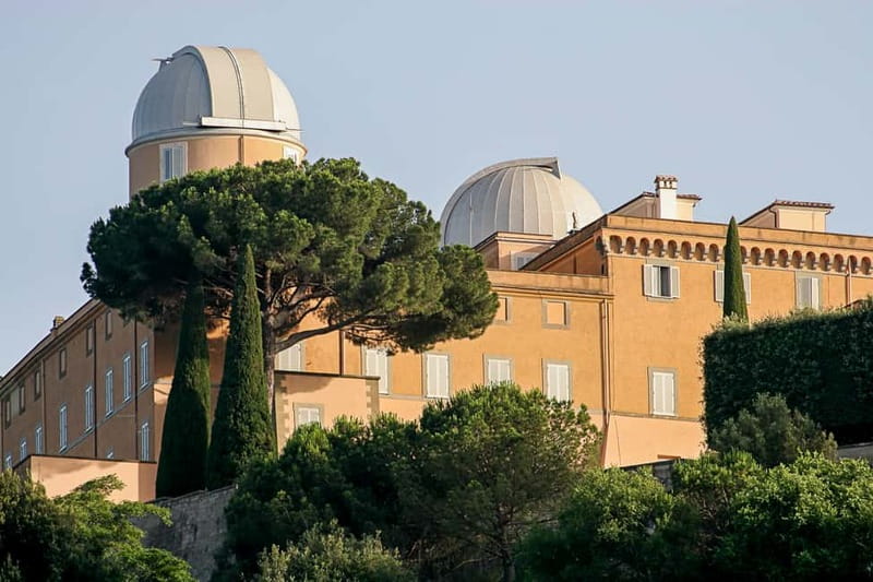 Castel Gandolfo: Papal Palace Entry Ticket and Audio Guide - Inside the Papal Palace, from Maderno to the frescoes