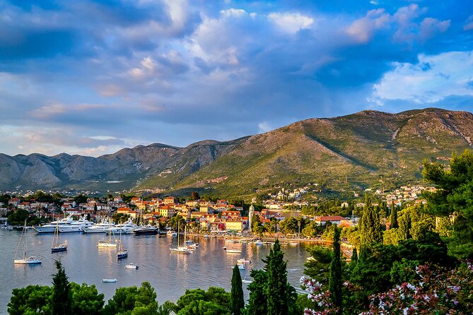 Cavtat Old Town: Exploration Game and Tour - Pinacotheca and Cavtat’s art tradition