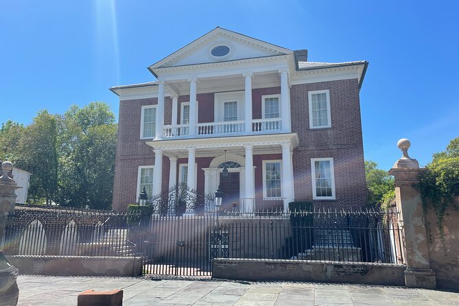 Charleston Self Guided Walking Tour - Poogan’s Porch and a dog named Poogan