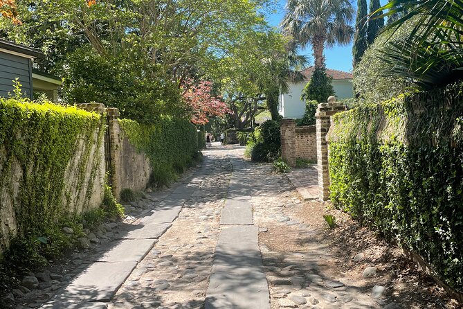 Charleston Self Guided Walking Tour - Charleston’s art scene outside the museum