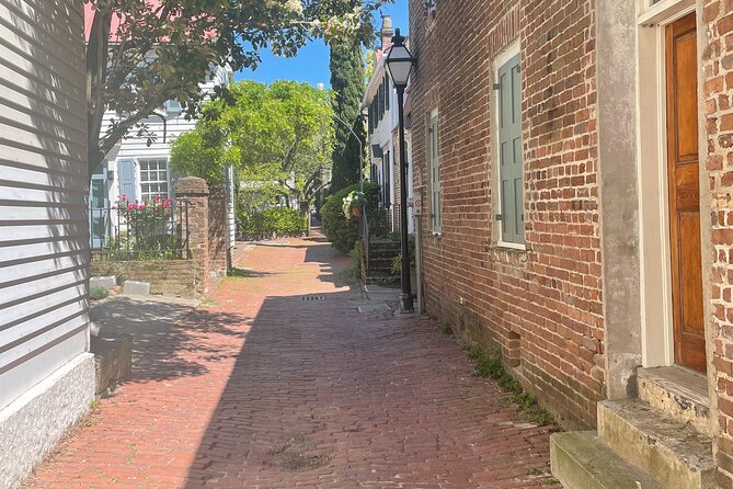 Charleston Self Guided Walking Tour - Rainbow Row, Charleston’s picture stop