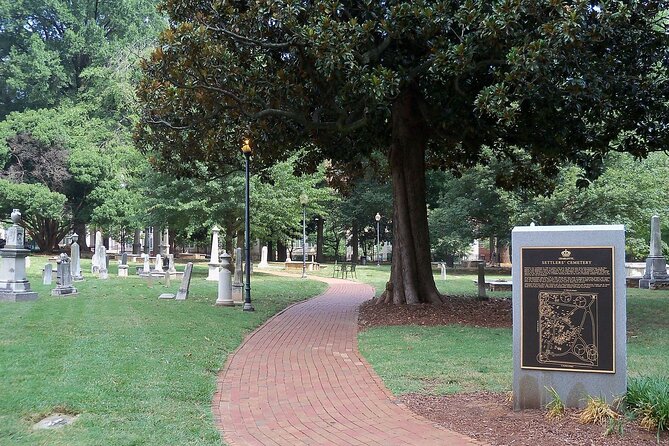 Charlotte Ghost Walking Tour - Smartphone guided audio/gps Tour at your own pace - How the app works in real use