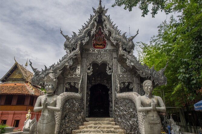Chiang Mai Scavenger Hunt and Sights Self-Guided Tour - Tha Phae Gate brings the route to a clear landmark