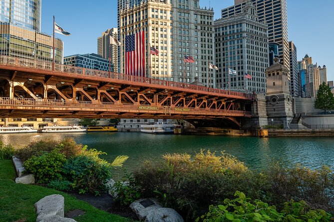 Chicago Riverwalk Self-Guided Walking Tour - Stops 7 to 9: old offices, a huge marketplace, and the river itself