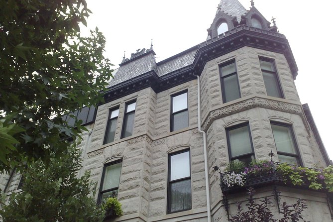 Chicago's Gold Coast Hidden History: A Self-Guided Audio Walk - A Gold Coast walk with more than mansion gazing