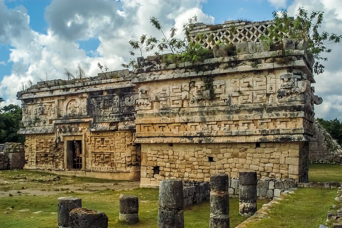 Chichen Itza: Self-Guided Tour with Audio Narration & Map - Temple of the Warriors and the Red House