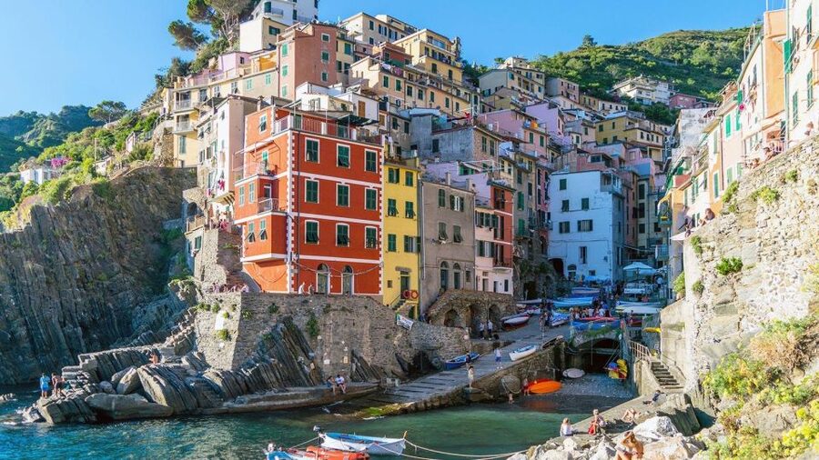 Cinque Terre Audioguide - TravelMate app for your smartphone - Beyond Cinque Terre: La Spezia, Portovenere, and Lerici