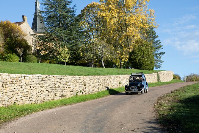 Citroën 2CV Bourgogne rental • Self-guided getaway - Morvan Natural Park and longer countryside plans