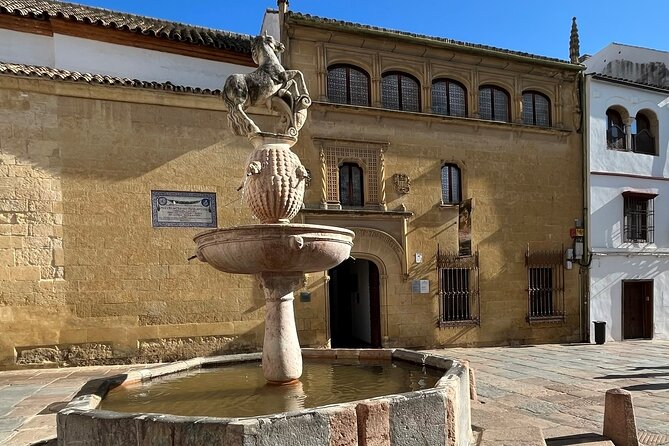 City of Caliphs: A Self-Guided Walking Tour of Córdoba’s History - Starting beside the Guadalquivir and Roman Bridge