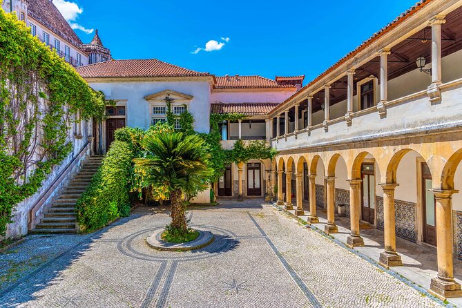 Coimbra Walking Tour with Audioguide on Your Smartphone - What the audio format does well