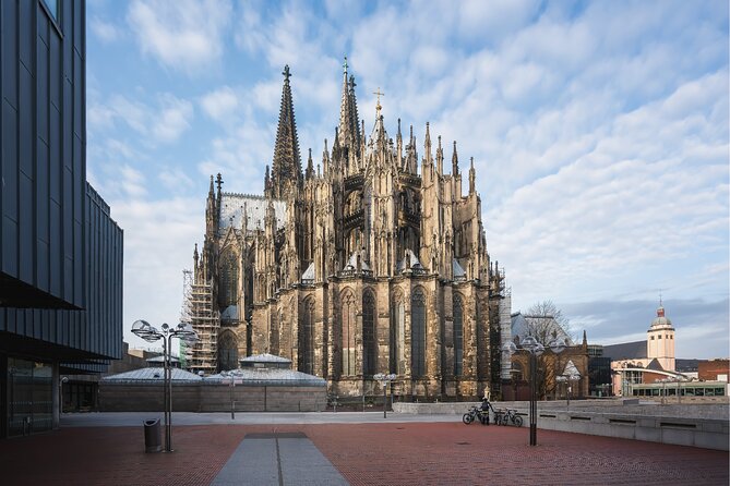 Cologne Scavenger Hunt and Highlights Self Guided Audio Tour - Cologne Cathedral gives you an easy starting point