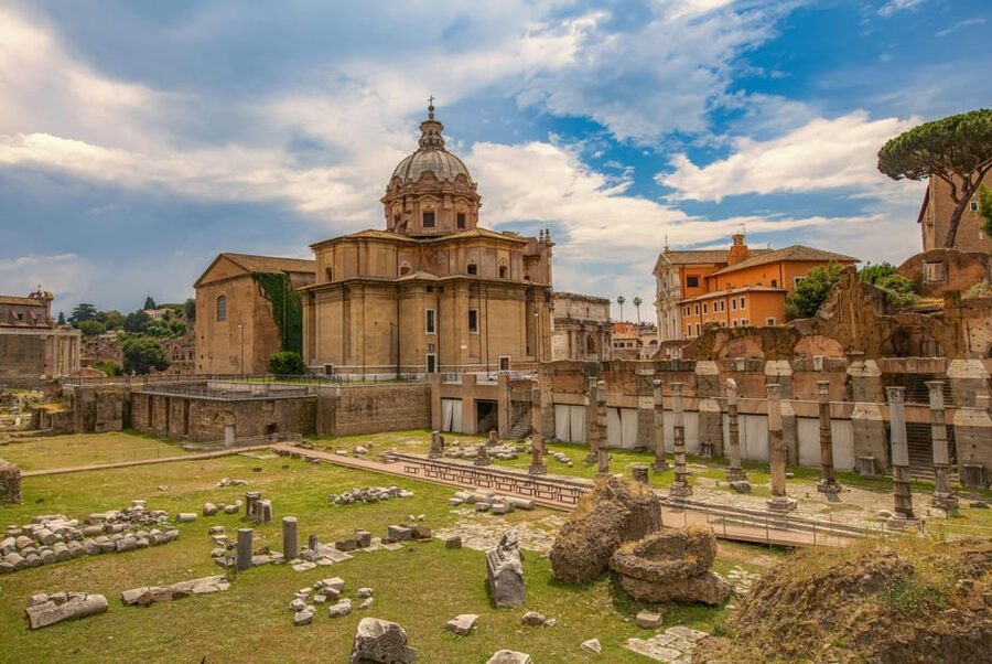 Colosseum Entry with digital audioguide and arena option - Who should choose this Colosseum experience?