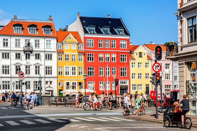 Copenhagen Little Mermaid Exploration Game and Self-Guided Tour - Amalienborg Palace and Denmark’s royal family