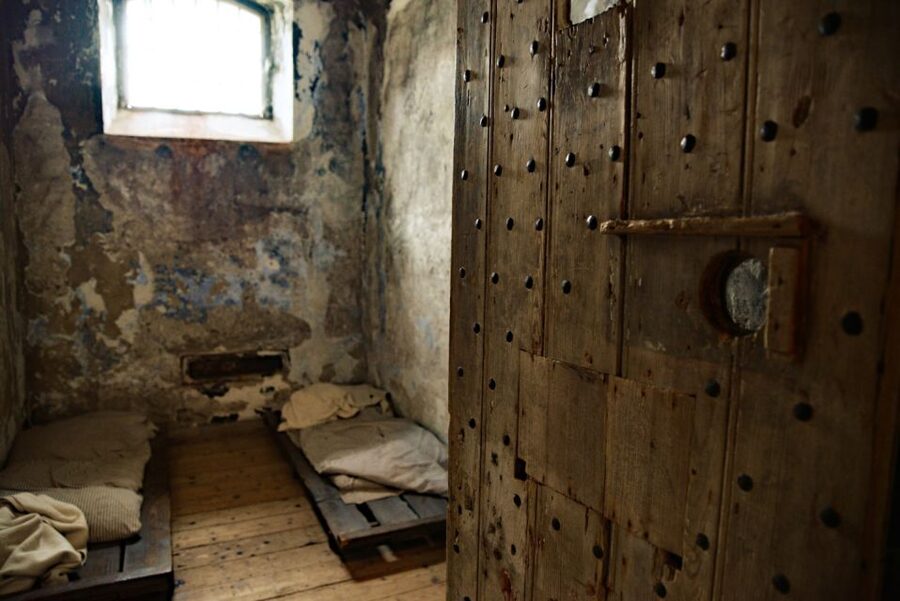 Cork: City Gaol Tour with Audio Guide - Prisoners, wardens, and Countess Markievicz