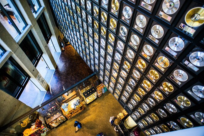 Country Music Hall of Fame Admission with Audio Guide - How the audio guide changes the visit