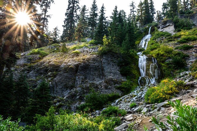 Crater Lake National Park Self-Guided Driving Audio Tour - Rim Village sets the scene