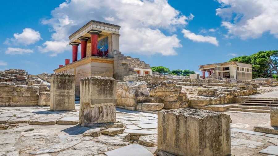 Crete: Knossos E-Ticket with Audio Guide & Optional Museum - Knossos at 8:00 or 10:00: choosing the better schedule