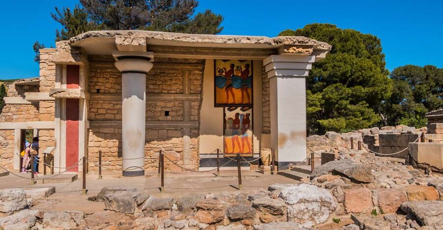 Crete: Knossos Palace Entry Ticket with Optional Audio Guide - Who will enjoy this Knossos visit?