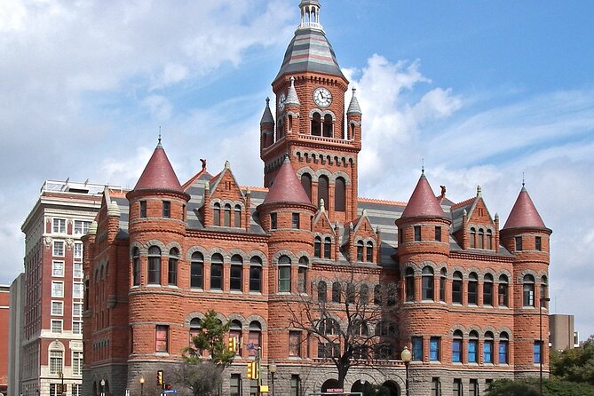 Dallas Scavenger Hunt & Self-Guided Tour - Dallas City Hall and a change of pace