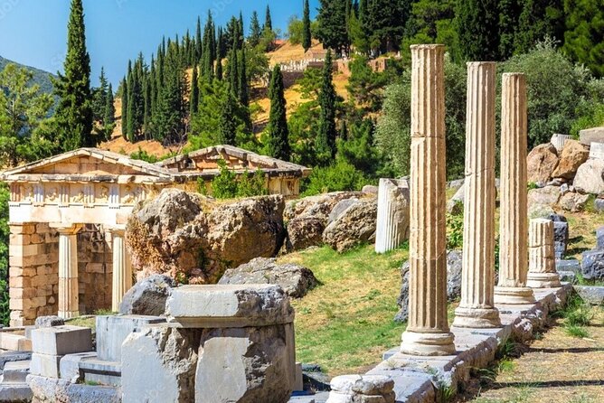 Delphi: Self-guided Audiovisual Tour with 3D Representations - What You Get in the Culture App