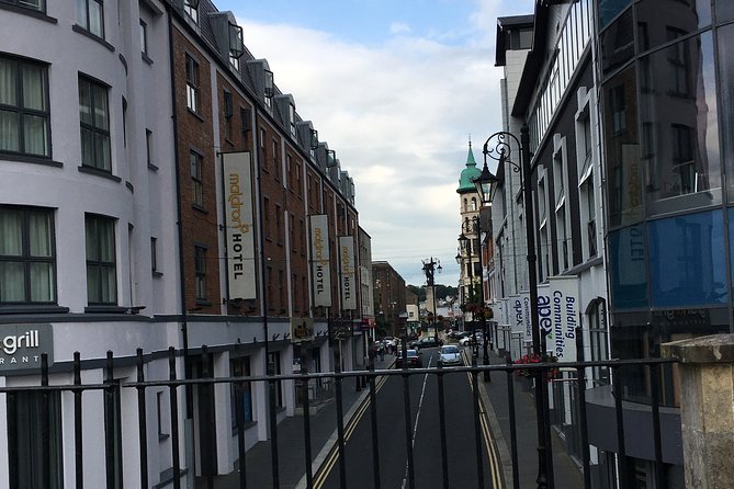 Derrie Danders: Highlights of the Walled City a Self-Guided Audio Tour - Tower Museum and the final walk to Peace Bridge