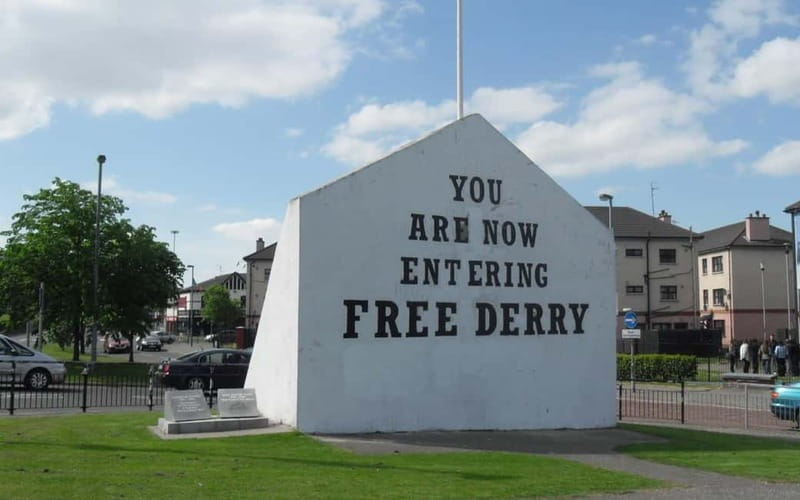 Derry: City Walking Tour & Exploration Game - A city walk with puzzles built into it