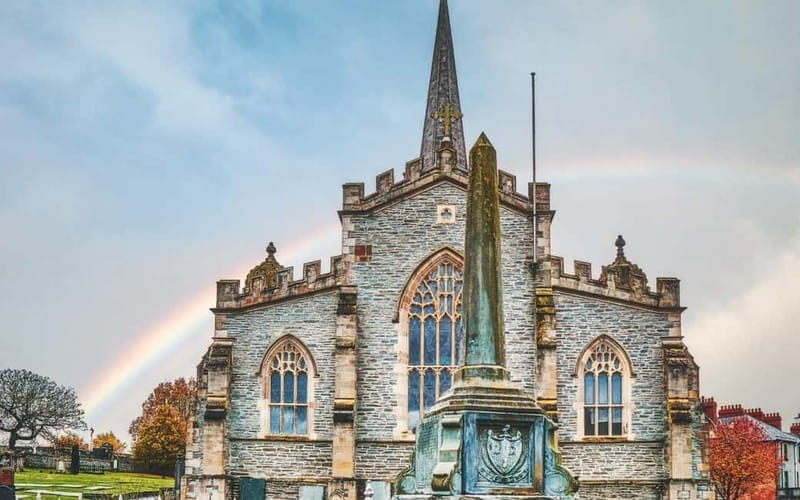 Derry: City Walking Tour & Exploration Game - Walking the walls and meeting Derry’s past