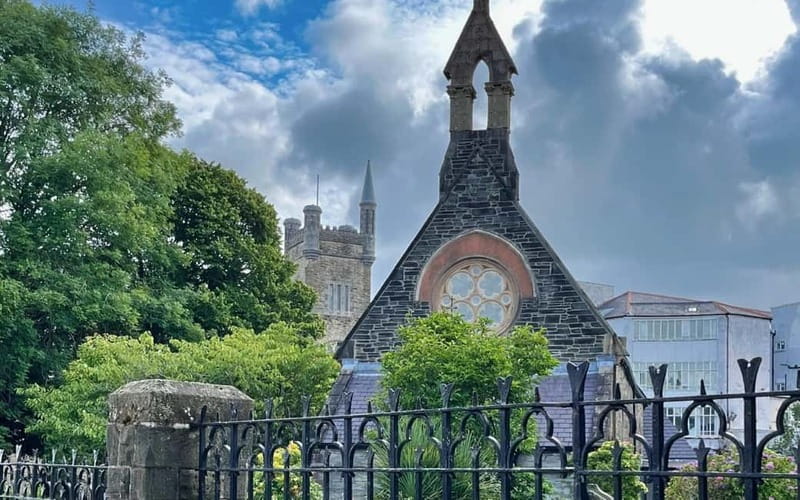 Derry: City Walking Tour & Exploration Game - Solving clues instead of following a guide
