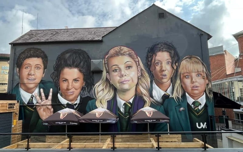 Derry: City Walking Tour & Exploration Game - Why the private format works well