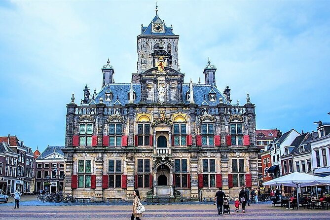 Discover Delft with a self-guided Outside Escape city game tour! - Gemeenlandshuis and the pleasure of looking up