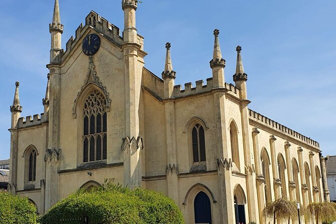 Discovering Cheltenham: A Self-Guided Audio Tour - Royal Crescent and Cheltenham’s Georgian style
