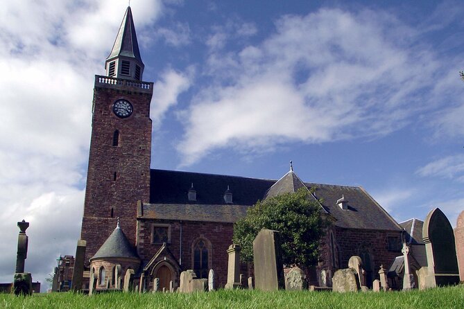 Discovering Inverness: A Self-Guided Audio Tour of the Capital of the Highlands - Inverness Town House and the castle question