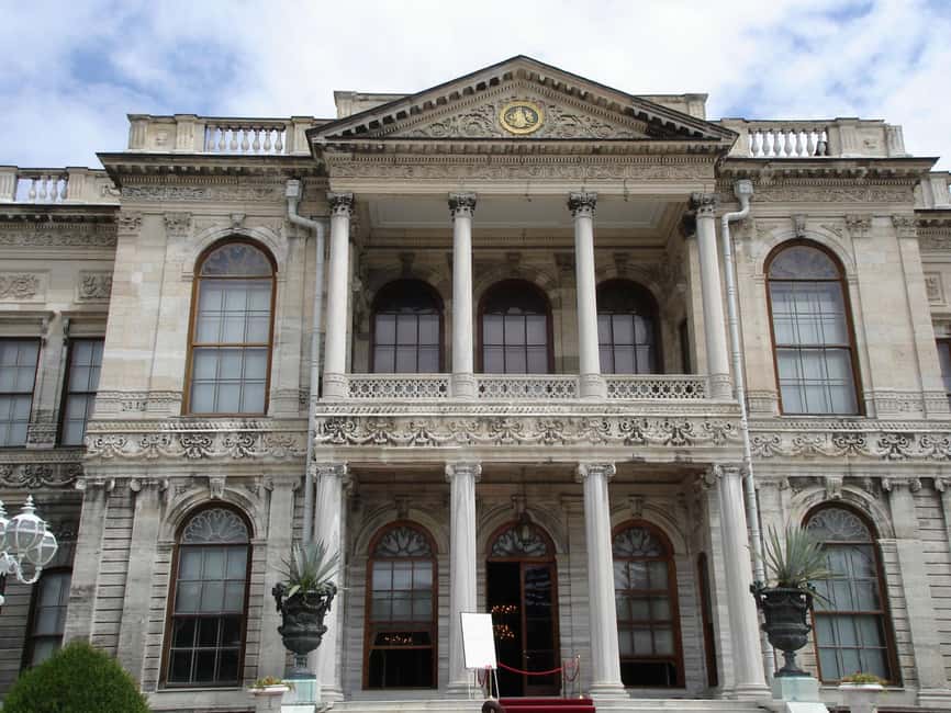 Dolmabahce Palace & Harem Skip-the-Line Entry & Audio Guide - Photography rules and what to bring