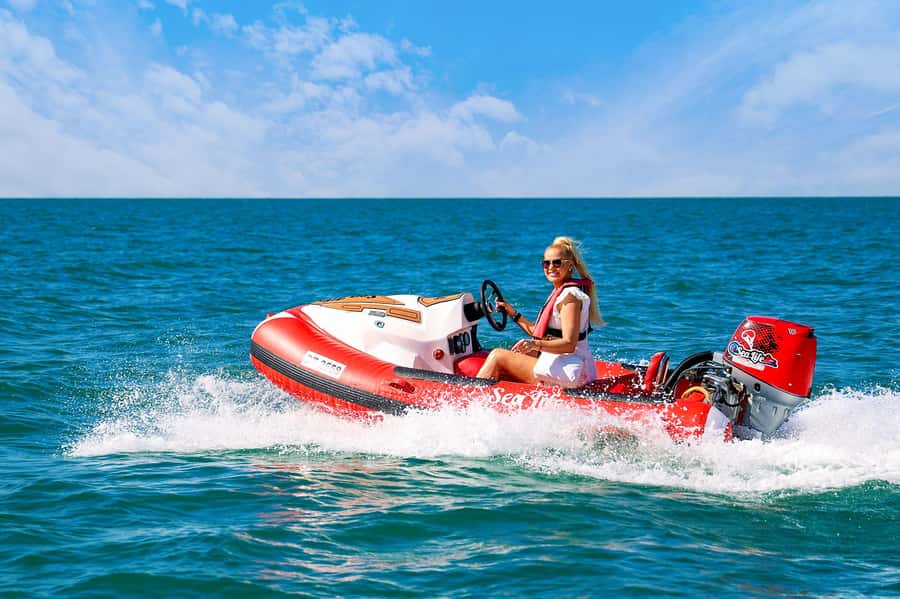 Dubai: Self-Drive Boat Experience for 1 or 2 People - Burj Al Arab and Madinat Jumeirah