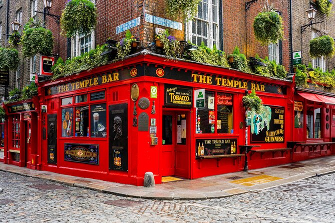 Dublin Walking Tour with Audioguide on Your Smartphone - Dublin Castle and the Chester Beatty Library