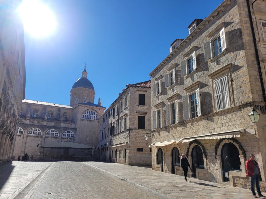 Dubrovnik: Old Town Highlights Tour with Audio Guide - Key points to know before booking
