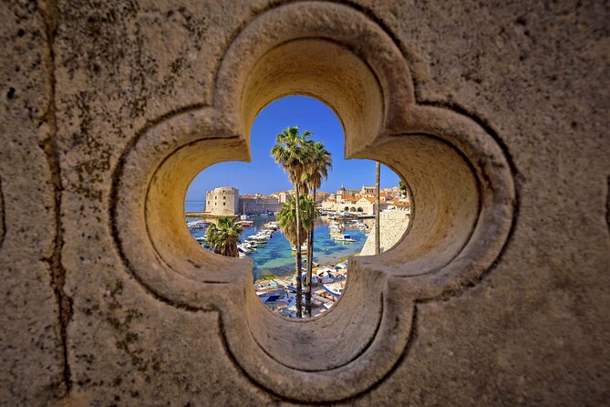 Dubrovnik Old Town Walking Tour with Audioguide - Small Onofrio Fountain and Rector’s Palace